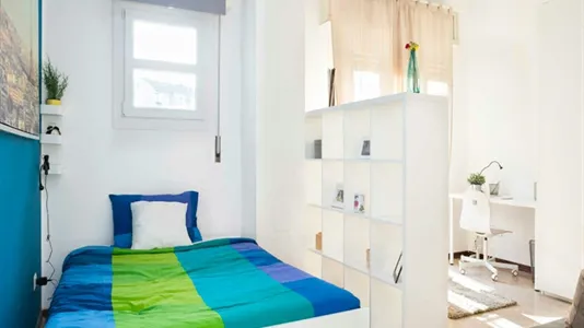 Rooms in Milano Zona 8 - Fiera, Gallaratese, Quarto Oggiaro - photo 1