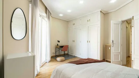 Rooms in Madrid Salamanca - photo 9