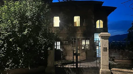 Houses in Montefalco - photo 1