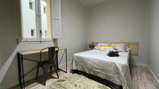 Rooms in Madrid Chamberí - photo 2