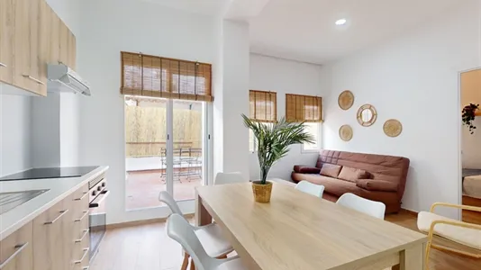 Rooms in Valencia Extramurs - photo 9