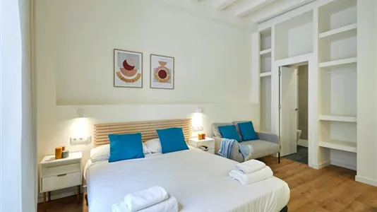 Apartments in Barcelona Ciutat Vella - photo 5