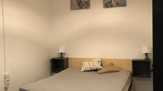 Rooms in Barcelona Ciutat Vella - photo 10