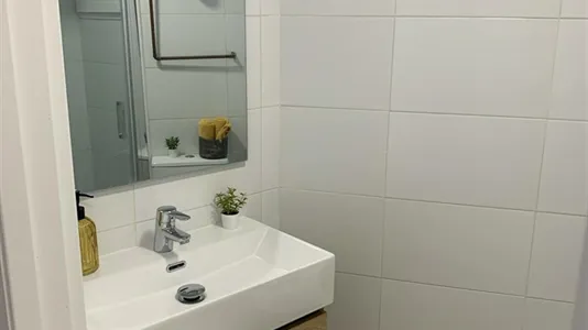 Rooms in Moncada - photo 9