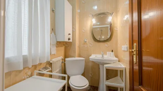 Rooms in Madrid ChamartĂn - photo 10