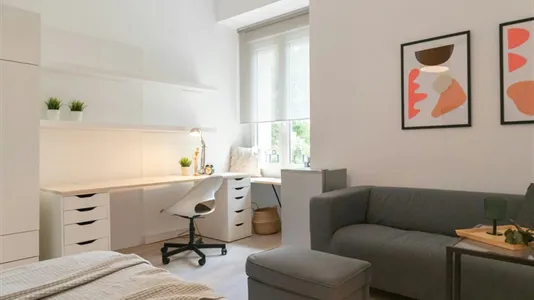 Rooms in Madrid Chamberí - photo 4