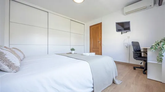 Rooms in Tavernes Blanques - photo 3