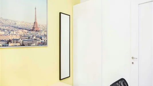 Rooms in Milano Zona 8 - Fiera, Gallaratese, Quarto Oggiaro - photo 4