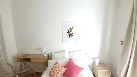 Rooms in Paris 8ème arrondissement - photo 4