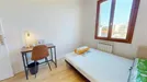 Room for rent, Lyon, Auvergne-Rhône-Alpes, &lt;span class=&quot;blurred street&quot; onclick=&quot;ProcessAdRequest(10914031)&quot;&gt;&lt;span class=&quot;hint&quot;&gt;See streetname&lt;/span&gt;[xxxxxxxxxxxxx]&lt;/span&gt;