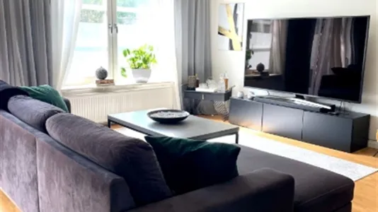 Houses in Sollentuna - photo 1
