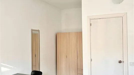 Rooms in Barcelona Eixample - photo 4