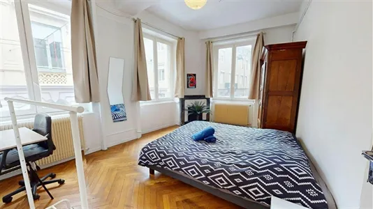 Apartments in Saint-Étienne - photo 9