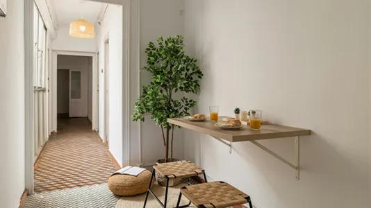 Rooms in Barcelona Ciutat Vella - photo 8
