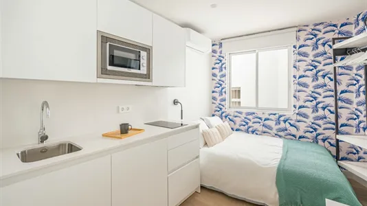 Rooms in Málaga - photo 1