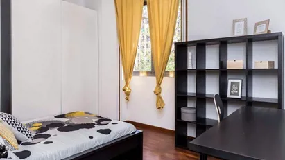 Room for rent in Milano Zona 6 - Barona, Lorenteggio, Milan