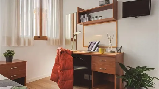 Rooms in Bormujos - photo 2