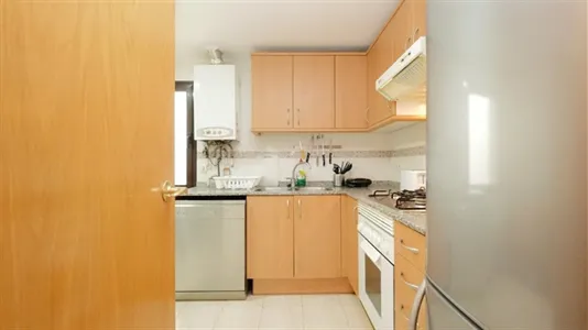 Rooms in Barcelona Ciutat Vella - photo 10