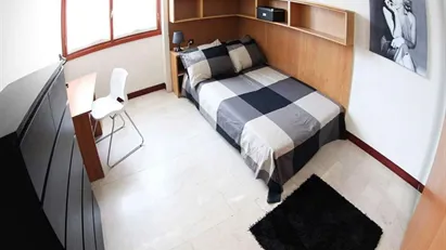 Room for rent in Milano Zona 7 - Baggio, De Angeli, San Siro, Milan