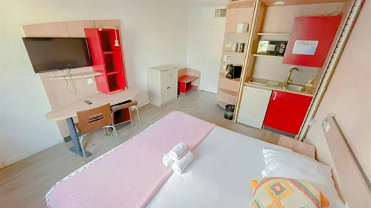 Apartments in Bobigny - photo 3