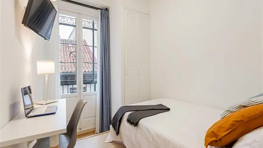 Rooms in Madrid Centro - photo 8