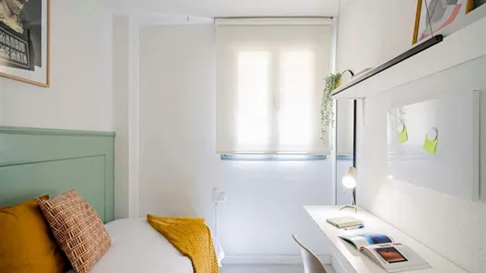 Rooms in Madrid Centro - photo 9