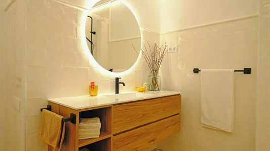 Rooms in Barcelona Ciutat Vella - photo 9