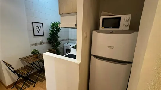 Rooms in Madrid Centro - photo 10