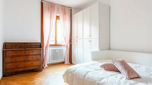 Apartments in Milano Zona 8 - Fiera, Gallaratese, Quarto Oggiaro - photo 3