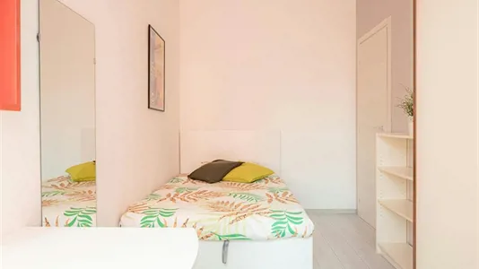 Rooms in Milano Zona 8 - Fiera, Gallaratese, Quarto Oggiaro - photo 3
