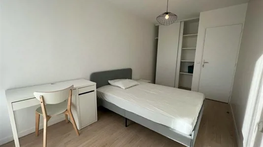 Rooms in Saint-Denis - photo 1
