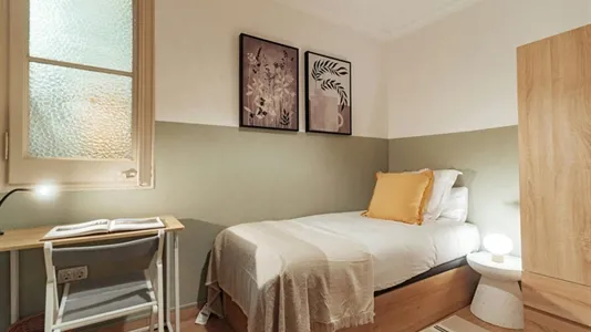 Rooms in Barcelona Eixample - photo 1