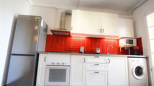 Rooms in Barcelona Ciutat Vella - photo 9