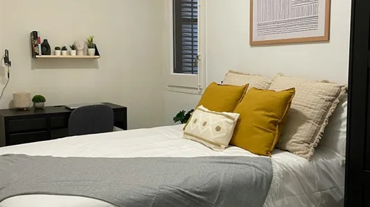 Rooms in Barcelona Sants-Montjuïc - photo 6