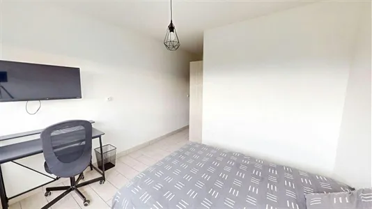 Rooms in Saint-Julien-en-Genevois - photo 3