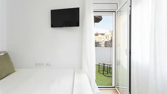 Rooms in Barcelona Eixample - photo 4