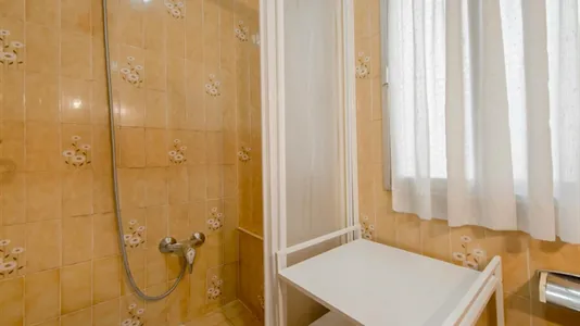 Rooms in Madrid ChamartĂn - photo 9