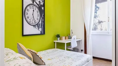 Room for rent in Milano Zona 7 - Baggio, De Angeli, San Siro, Milan