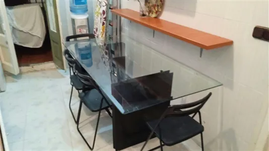 Rooms in Barcelona Ciutat Vella - photo 9