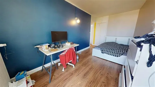 Rooms in Lyon - photo 4