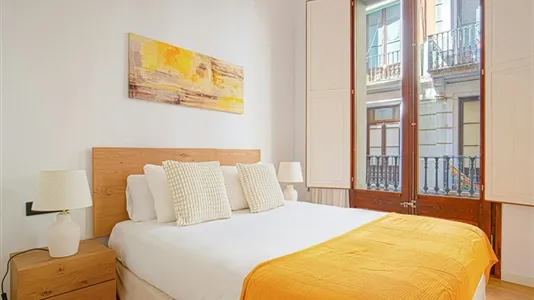 Apartments in Barcelona Ciutat Vella - photo 7