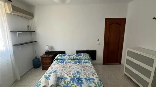 Rooms in Málaga - photo 2