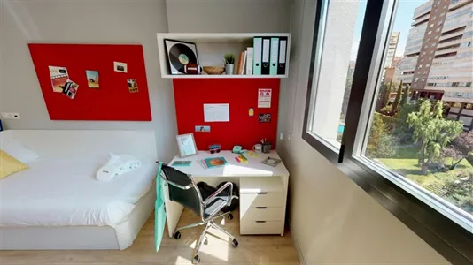 Rooms in Madrid Moncloa-Aravaca - photo 1