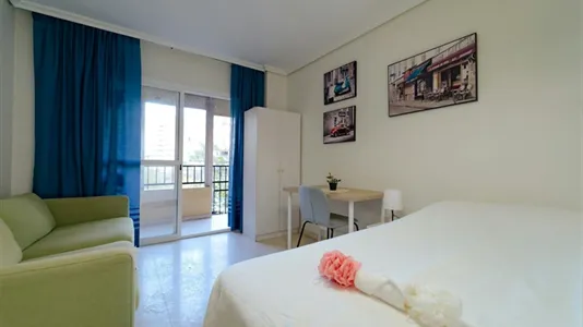 Rooms in El Cerezo - photo 2