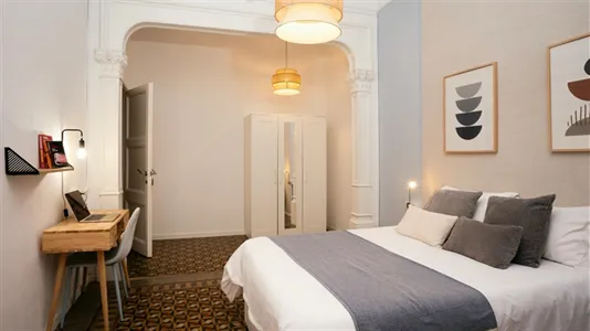 Rooms in Barcelona Ciutat Vella - photo 4