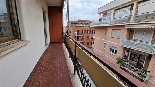 Rooms in Roma Municipio XIV – Monte Mario - photo 9