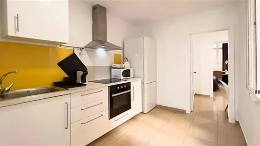 Rooms in Barcelona Ciutat Vella - photo 8
