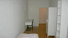 Room for rent, Berlin, &lt;span class=&quot;blurred street&quot; onclick=&quot;ProcessAdRequest(13419200)&quot;&gt;&lt;span class=&quot;hint&quot;&gt;See streetname&lt;/span&gt;[xxxxxxxxxxxxx]&lt;/span&gt;