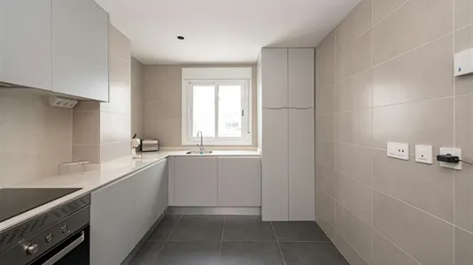 Rooms in Madrid Chamartín - photo 9