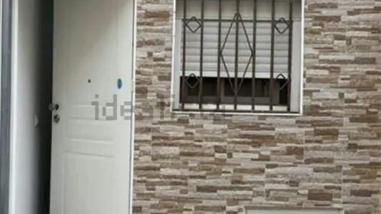 Houses in Badalona - photo 2